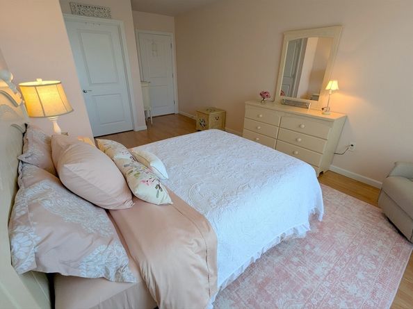 87 Clocktower Dr. 2207, Waltham MA 02452