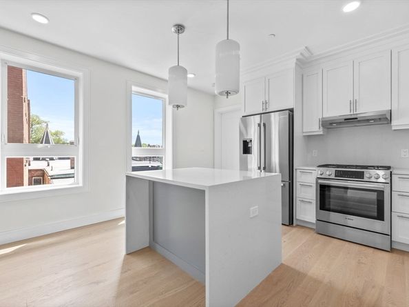 301 Border Street PH3, Boston MA 02128