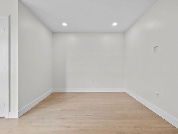 301 Border Street PH3, Boston MA 02128