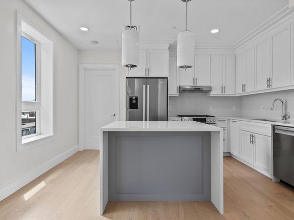 301 Border Street PH3, Boston MA 02128