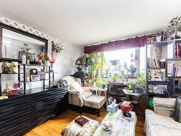 186 Lexington St 8, Watertown MA 02472