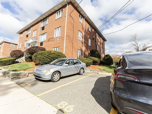 186 Lexington St 8, Watertown MA 02472