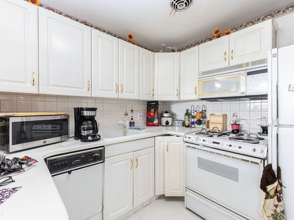 186 Lexington St 8, Watertown MA 02472