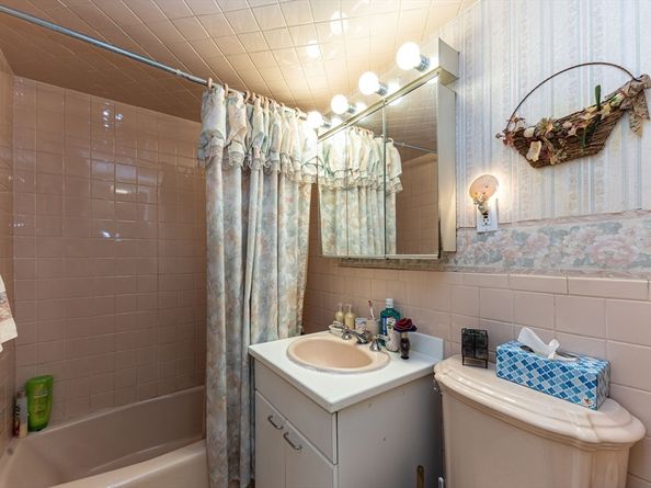 186 Lexington St 8, Watertown MA 02472