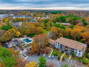 14 Old Stone Way 11, Weymouth MA 02189