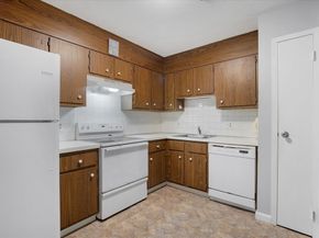 14 Old Stone Way 11, Weymouth MA 02189