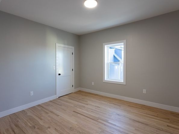 75 Sycamore St, Everett MA 02149