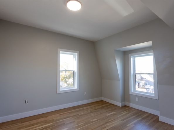 75 Sycamore St, Everett MA 02149