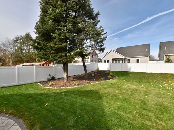 73 Plummer Ave 73, Northbridge MA 01588