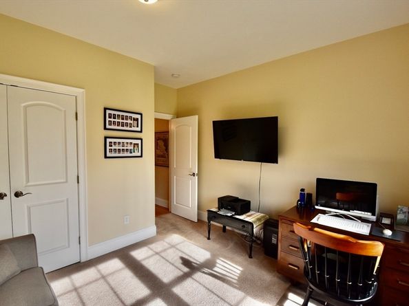 73 Plummer Ave 73, Northbridge MA 01588