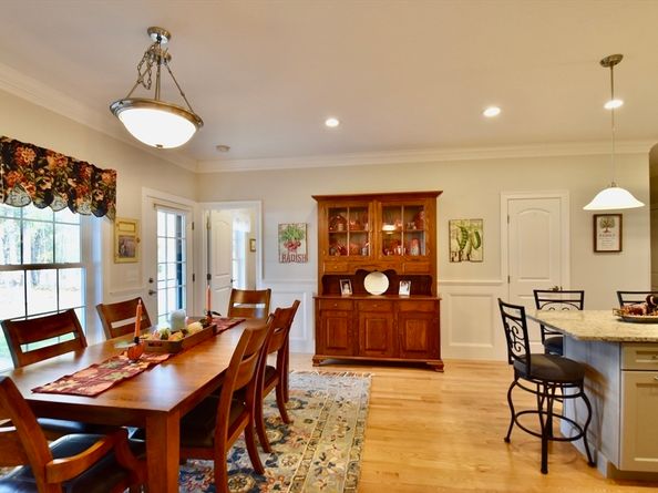 73 Plummer Ave 73, Northbridge MA 01588