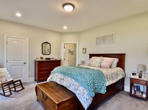 73 Plummer Ave 73, Northbridge MA 01588