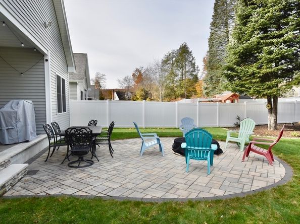 73 Plummer Ave 73, Northbridge MA 01588