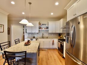 73 Plummer Ave 73, Northbridge MA 01588