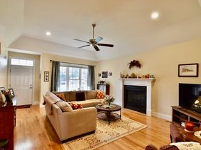 73 Plummer Ave 73, Northbridge MA 01588