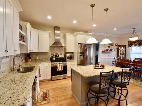 73 Plummer Ave 73, Northbridge MA 01588