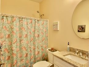 73 Plummer Ave 73, Northbridge MA 01588