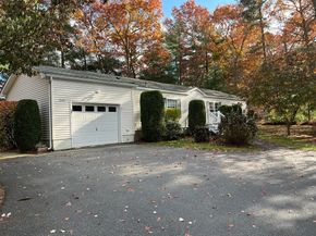 2612 Oak Point Dr, Middleboro MA 02346