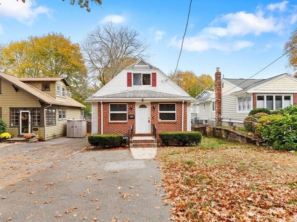 229 Elm St, Medford MA 02155