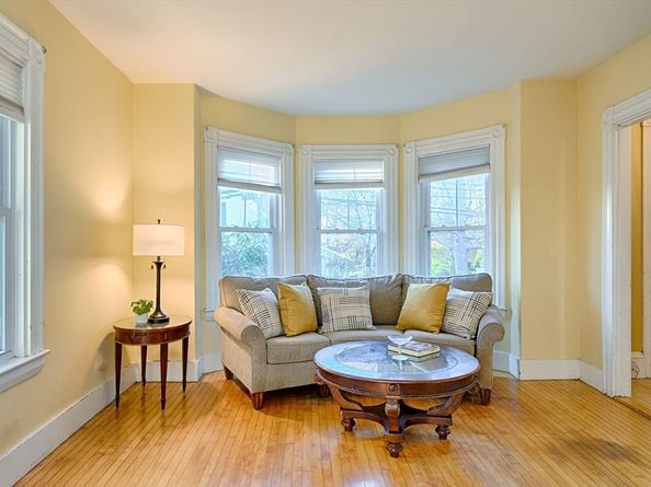 31 Marion St, Natick MA 01760