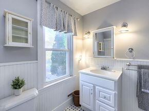 31 Marion St, Natick MA 01760