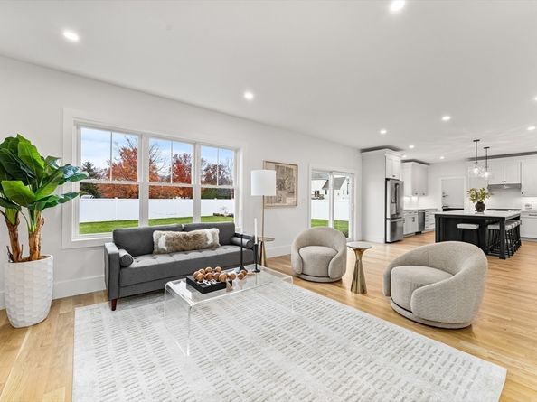 6 Callahan Drive, Woburn MA 01801