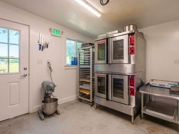 162 Main St, Essex MA 01929