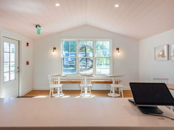 162 Main St, Essex MA 01929