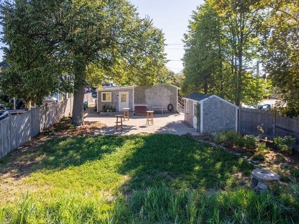 162 Main St, Essex MA 01929