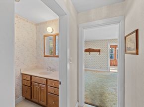 212 Pearl St, Gardner MA 01440