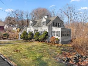 212 Pearl St, Gardner MA 01440