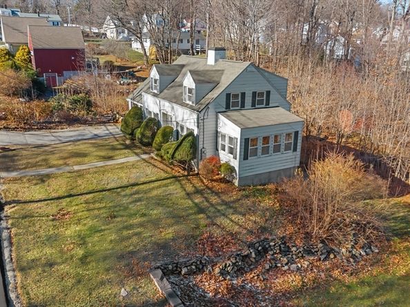 212 Pearl St, Gardner MA 01440