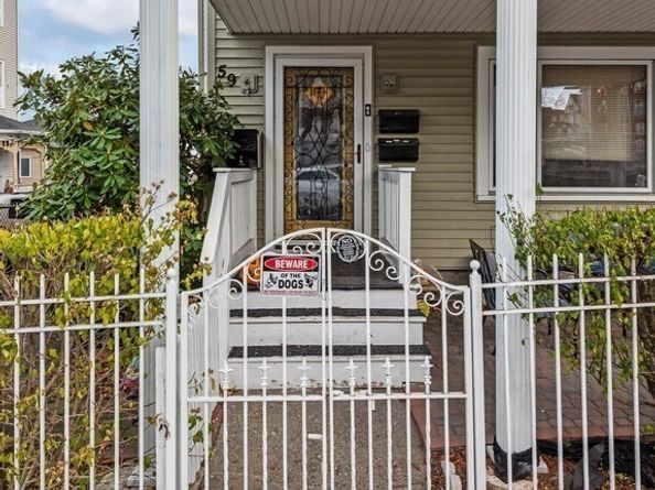 59 Barclay St, Worcester MA 01604