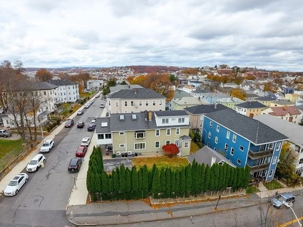 59 Barclay St, Worcester MA 01604