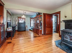 59 Barclay St, Worcester MA 01604