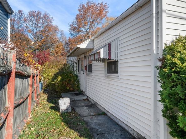 112 Hadley St, Malden MA 02148