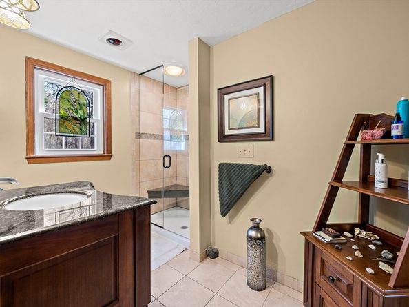 166 Armsby Rd, Sutton MA 01590