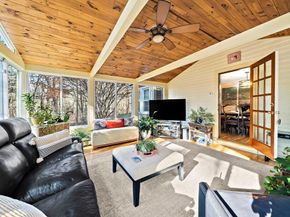 166 Armsby Rd, Sutton MA 01590