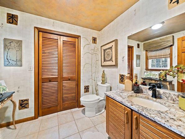 166 Armsby Rd, Sutton MA 01590