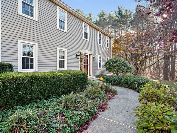 166 Armsby Rd, Sutton MA 01590