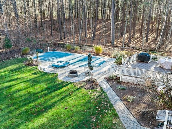 166 Armsby Rd, Sutton MA 01590