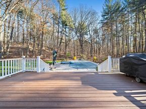 166 Armsby Rd, Sutton MA 01590