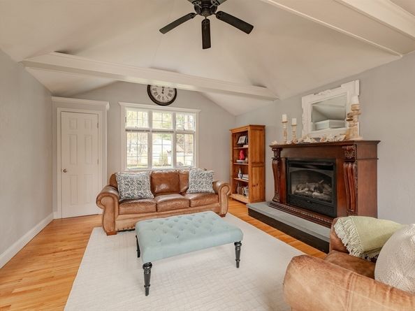 12 Spruce Ln, Duxbury MA 02332