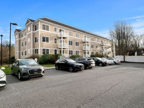 11 Cheriton Rd 102, Boston MA 02132