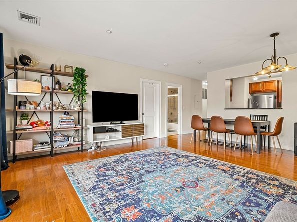 11 Cheriton Rd 102, Boston MA 02132