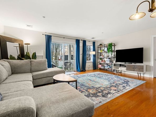 11 Cheriton Rd 102, Boston MA 02132