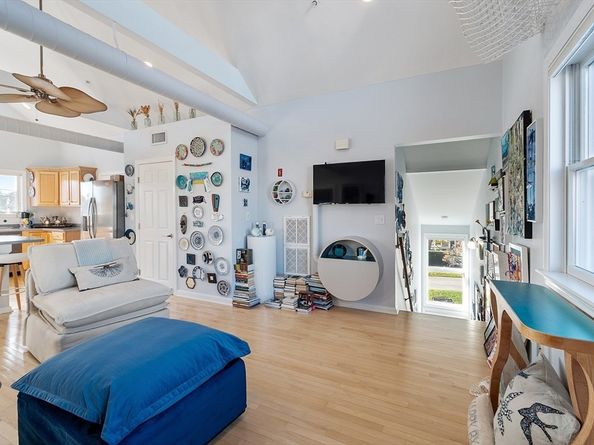 60 Rocky Neck Ave 202, Gloucester MA 01930