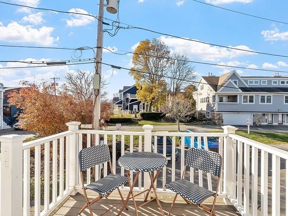 60 Rocky Neck Ave 202, Gloucester MA 01930