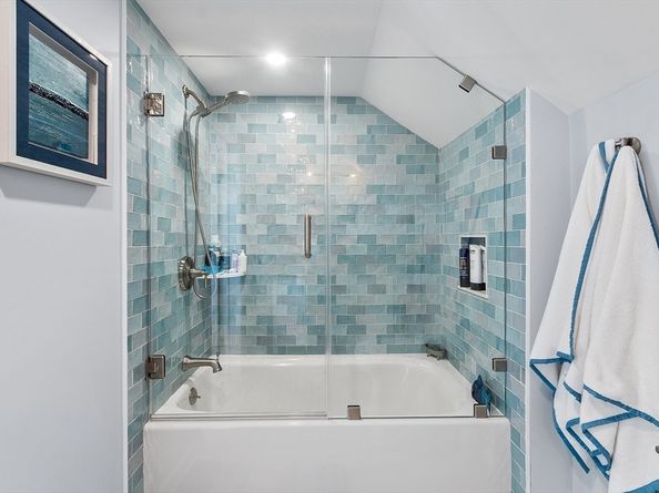 60 Rocky Neck Ave 202, Gloucester MA 01930