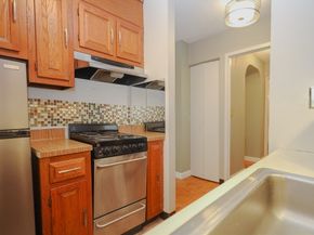566 Commonwealth Ave 304, Boston MA 02215